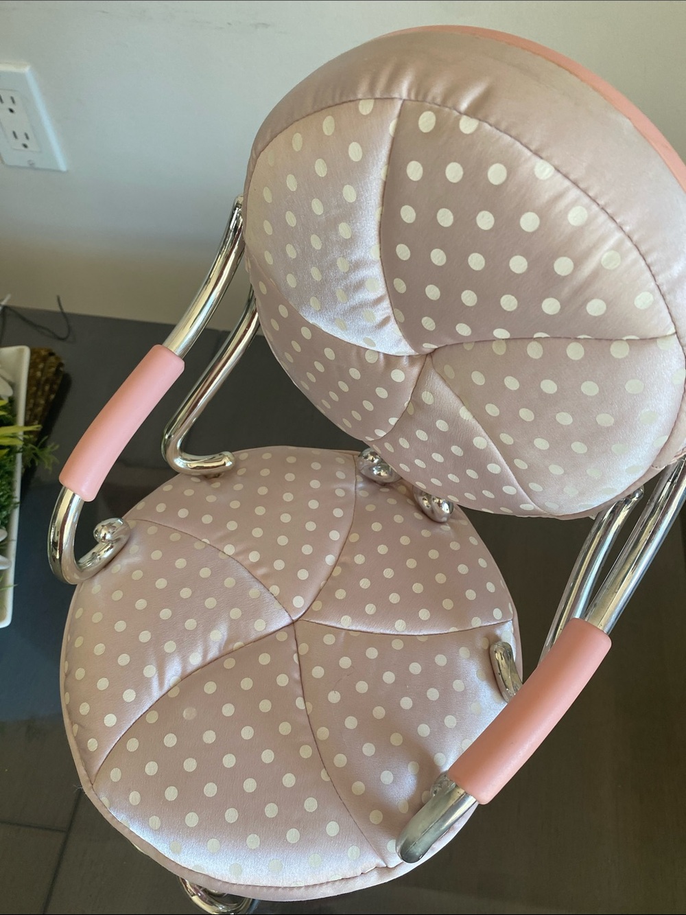 (Retired) Our Generation Battat Sitting Pretty Salon Chair 18” inch doll toy - Picture 4 of 10